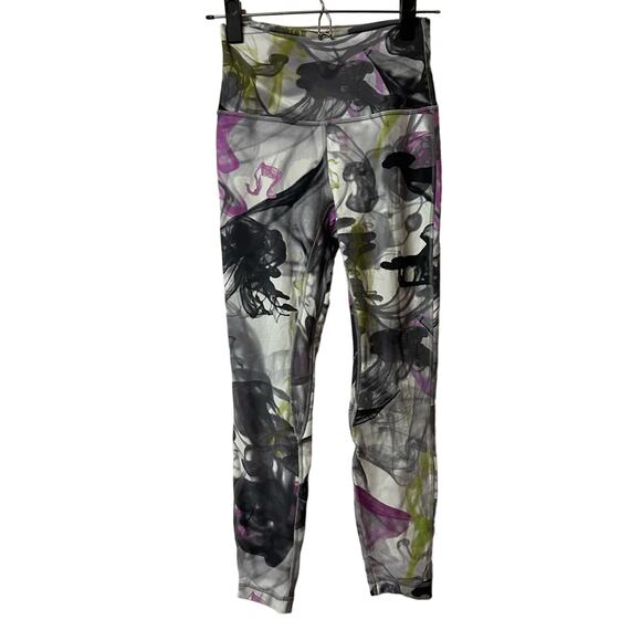 Lululemon Throwback Print Align High-Rise Pant 25"
Unicorn Throwback White Multi - Picture 2 of 11
